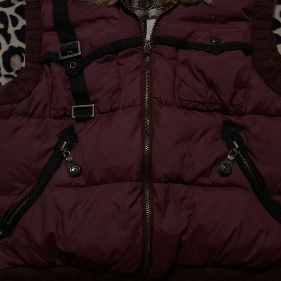 Vest with fur - Picture 6 of 11